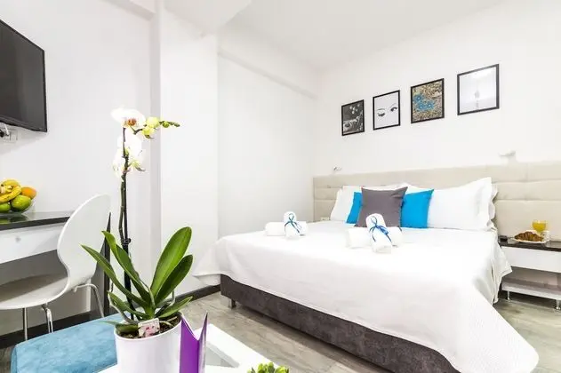 Studio Apartment City view