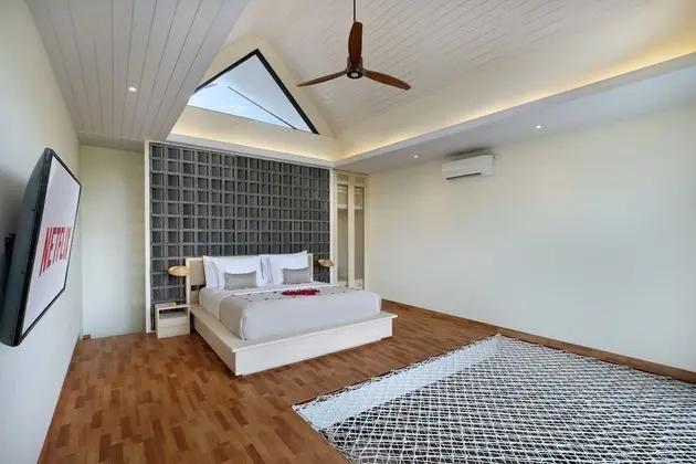 Smart Loft One Bedroom Villa with Private Pool & Jacuzzi