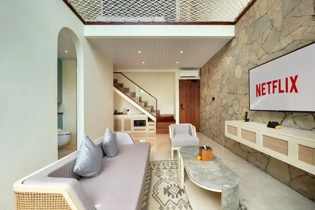 Smart Loft One Bedroom Villa with Private Pool & Jacuzzi