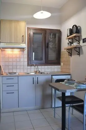 Basic Üç Kişilik Oda, Sigara İçilmez