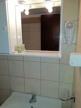 Üç Kişilik Oda, Bahçe Manzaralı