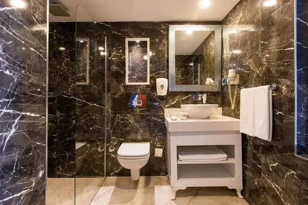 https://images.etstur.com/files/images/hotelImages/TR/97279/l/Labranda-Ephesus-Princess-Oda-336076.jpg