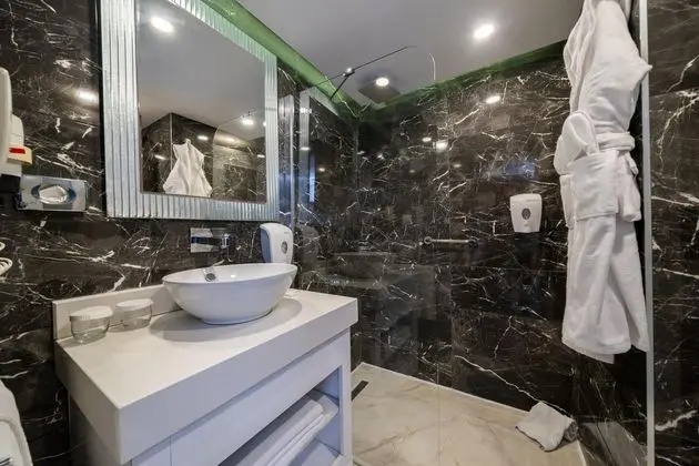 https://images.etstur.com/imgproxy/resize/2560x1440/files/images/hotelImages/etsrooms/473/Labranda_Ephesus_Princess_20251014152509_2.jpg