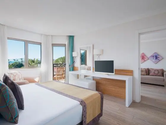 https://images.etstur.com/imgproxy/resize/2560x1440/files/images/hotelImages/etsrooms/516642/Asteria_Family_Resort_Belek_20250603160839_2.jpg