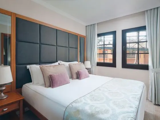 https://images.etstur.com/imgproxy/resize/2560x1440/files/images/hotelImages/etsrooms/516642/Asteria_Family_Resort_Belek_20250603161821_4.jpg