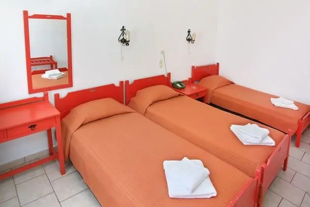 Üç Kişilik Oda, Deniz Manzaralı