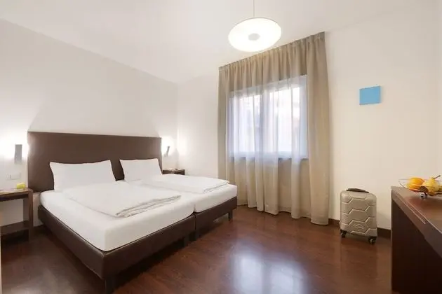 Tek Büyük veya İki Ayrı Yataklı Oda