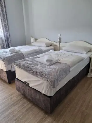 Deluxe Tek Büyük veya İki Ayrı Yataklı Oda, Özel Banyo (Deluxe Doppelzimmer)