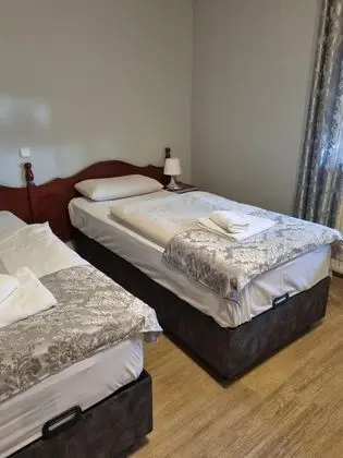 Deluxe Tek Büyük veya İki Ayrı Yataklı Oda, Özel Banyo (Deluxe Doppelzimmer)