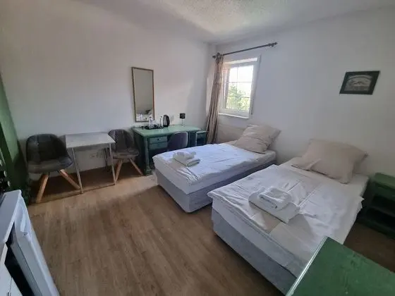 İki Ayrı Yataklı Oda, Özel Banyo, Avlu Manzaralı (Apartment mit Küche)