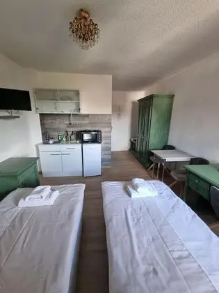 İki Ayrı Yataklı Oda, Özel Banyo, Avlu Manzaralı (Apartment mit Küche)