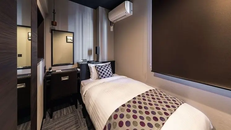 Tek Kişilik Oda, Sigara İçilebilir (with Shower)