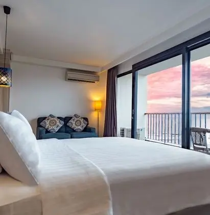 Aston Ocean Suite