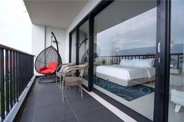 Aston Ocean Suite