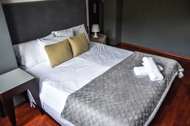 Büyük Yataklı Tek Kişilik Oda