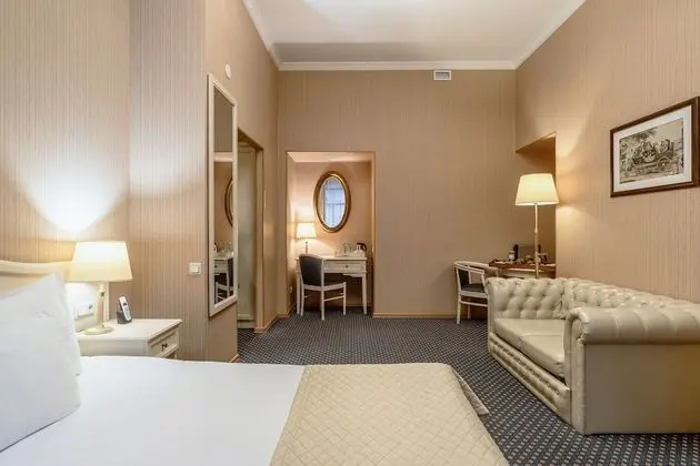 Deluxe Tek Büyük Yataklı Oda