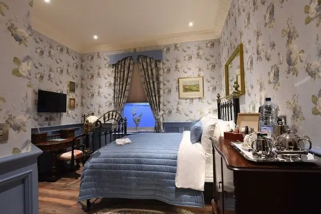 Luxury Tek Büyük Yataklı Oda