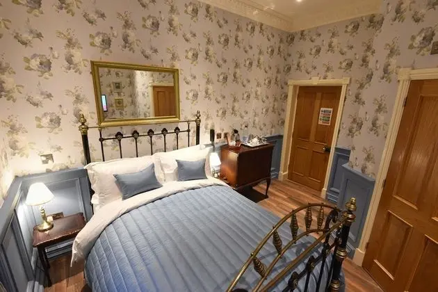 Luxury Tek Büyük Yataklı Oda