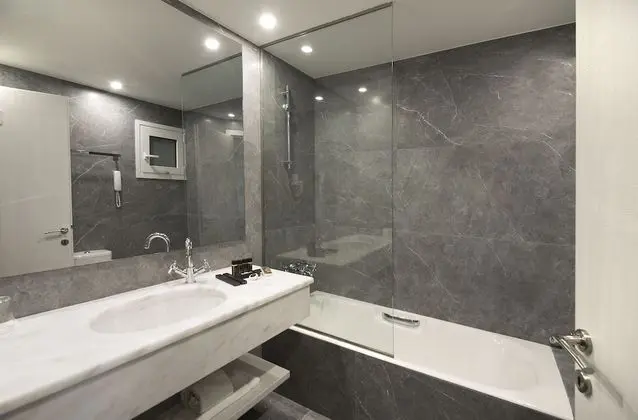 Superior Oda, Şehir Manzaralı