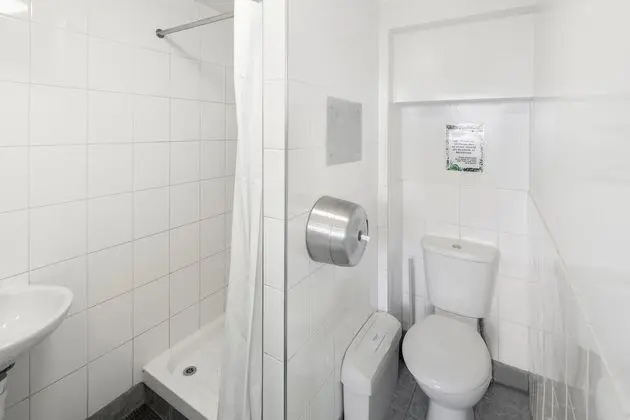 Tek Büyük Yataklı Oda, Banyolu/Duşlu