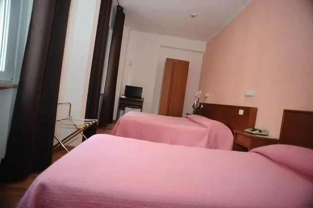 Standard Üç Kişilik Oda
