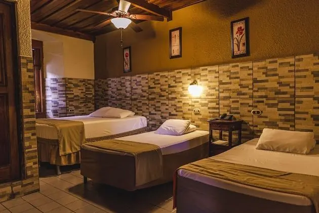 Standard Üç Kişilik Oda