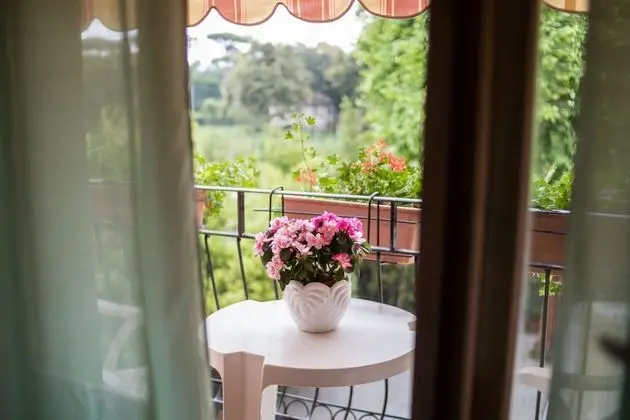 Tek Büyük Yataklı Oda, Balkon