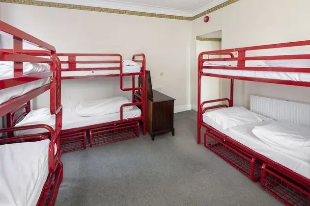Bed in 8-bed mixed dormitory room ensuite