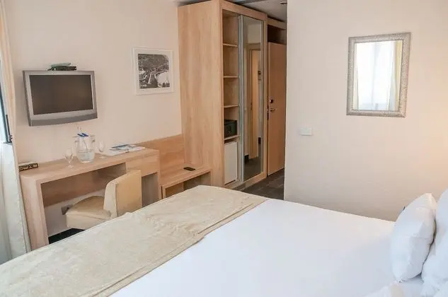 Standard Tek Büyük veya İki Ayrı Yataklı Oda