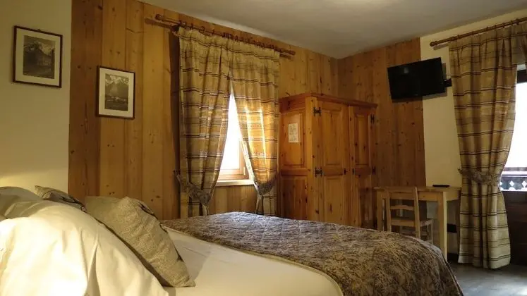 Economy Tek Büyük veya İki Ayrı Yataklı Oda