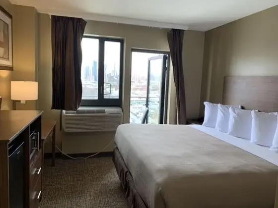 Deluxe Oda, 1 En Büyük (King) Boy Yatak, Sigara İçilmez, Şehir Manzaralı