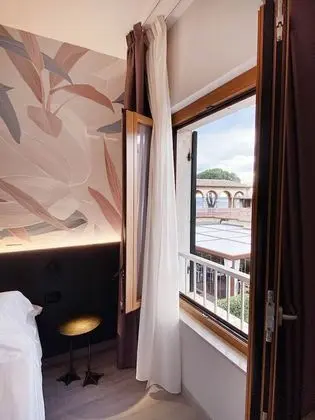 Comfort Tek Büyük veya İki Ayrı Yataklı Oda, Kısmi Göl Manzaralı