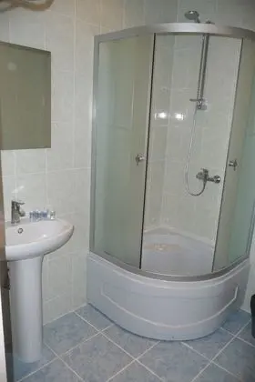 Ortak Ranzalı Oda, Karma Ranzalı Oda, Banyolu/Duşlu (4 Beds)