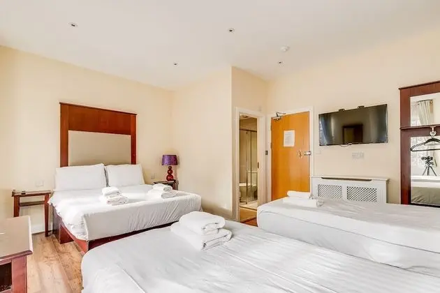 Dört Kişilik Oda, Banyolu/Duşlu