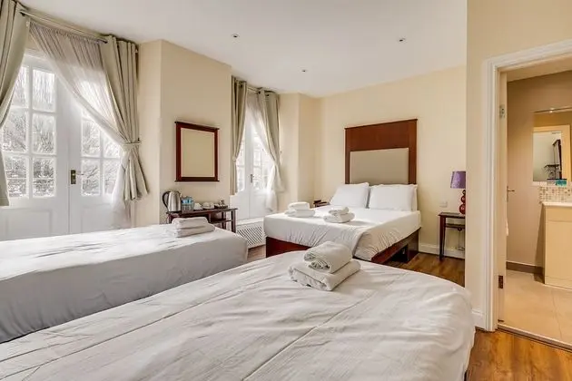 Dört Kişilik Oda, Banyolu/Duşlu