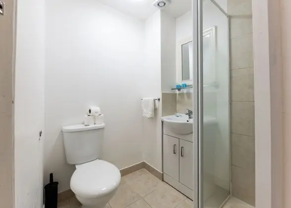 Dört Kişilik Oda, Banyolu/Duşlu