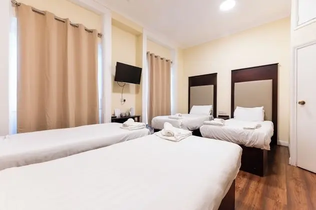 Dört Kişilik Oda, Banyolu/Duşlu