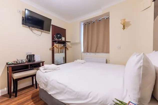 Tek Büyük Yataklı Oda, Banyolu/Duşlu