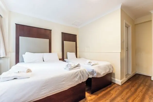 Üç Kişilik Oda, Banyolu/Duşlu (Double & Single Bed)