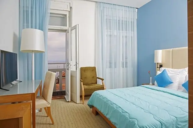 Deluxe Tek Büyük Yataklı Oda, 1 Çift Kişilik Yatak, Balkon, Deniz Manzaralı