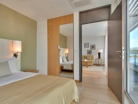 Deluxe Tek Büyük Yataklı Oda, 1 Çift Kişilik Yatak, Balkon, Deniz Manzaralı