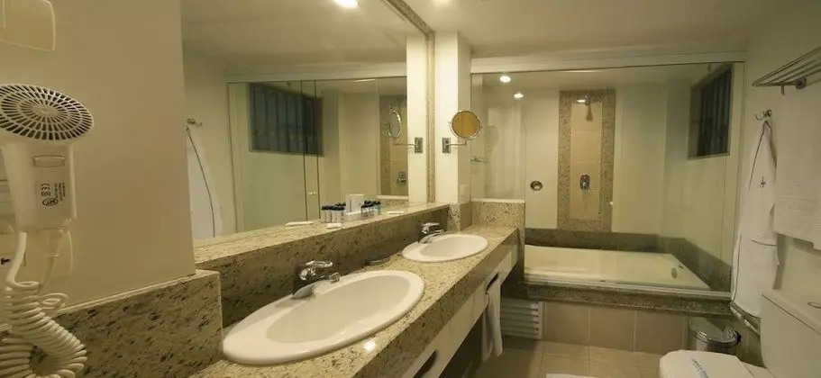 Luxury Tek Büyük Yataklı Oda