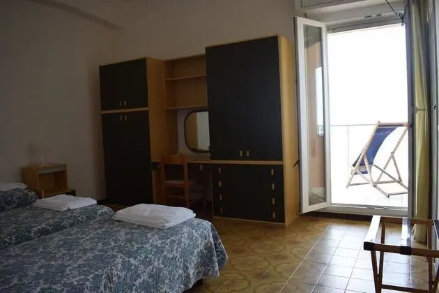 Üç Kişilik Oda, Balkon, Deniz Manzaralı