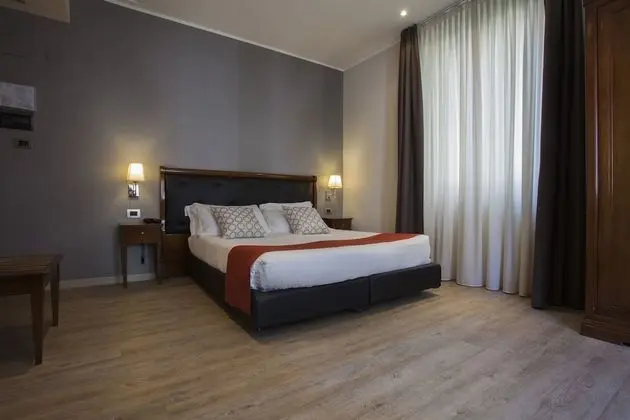 Deluxe Tek Büyük Yataklı Oda, Kısmi Deniz Manzaralı