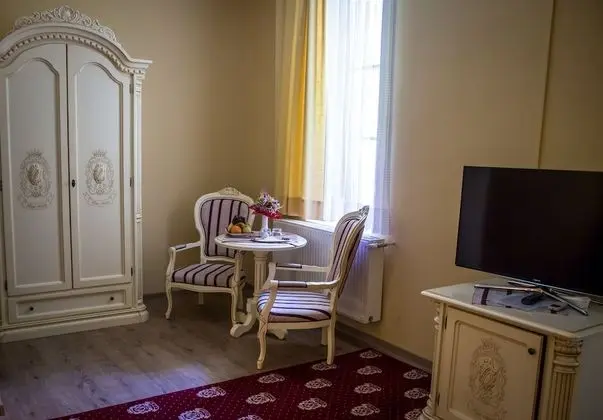 İki Ayrı Yataklı Oda, Sigara İçilmez