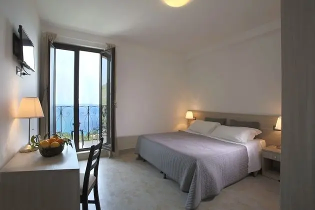 Superior Tek Büyük veya İki Ayrı Yataklı Oda, Balkon, Deniz Manzaralı