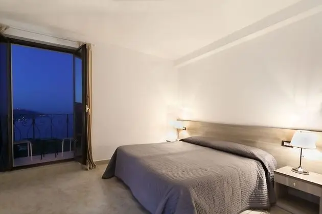 Superior Tek Büyük veya İki Ayrı Yataklı Oda, Balkon, Deniz Manzaralı