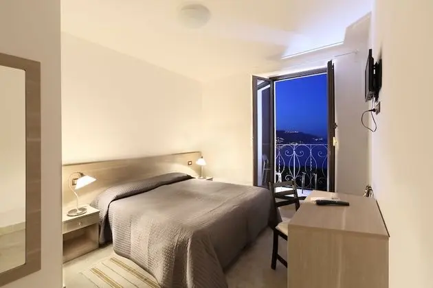 Superior Tek Büyük veya İki Ayrı Yataklı Oda, Balkon, Deniz Manzaralı