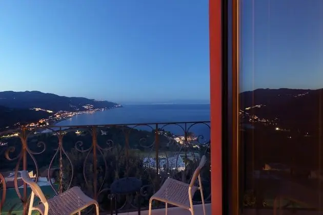 Superior Tek Büyük veya İki Ayrı Yataklı Oda, Balkon, Deniz Manzaralı