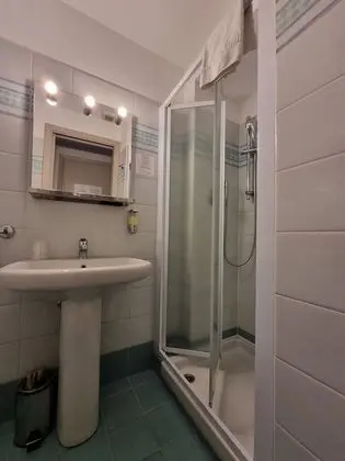 Basic Tek Büyük Yataklı Oda, Özel Banyo
